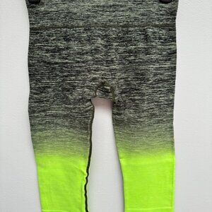 Women’s Nylon Workout Leggings/ Capri